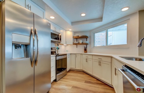 North Redington Beach Condo | OCEANFRONT 4b/3ba St. Pete/Clearwater. Heated Pool. Patio. Paddleboards