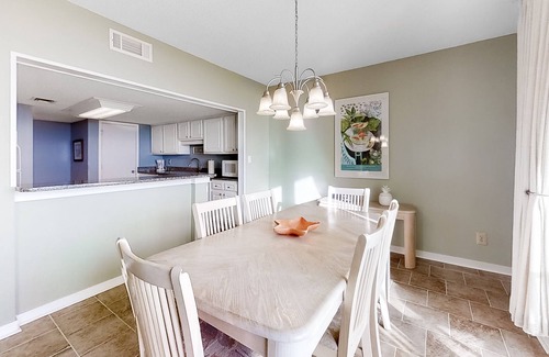 Fernandina Beach Condo | Oceanfront condo with large balcony, pool, central AC & views