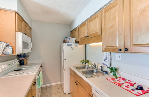 Biltmore Beach Condo | Oceanfront Panama City Beach Condo w/Balcony!