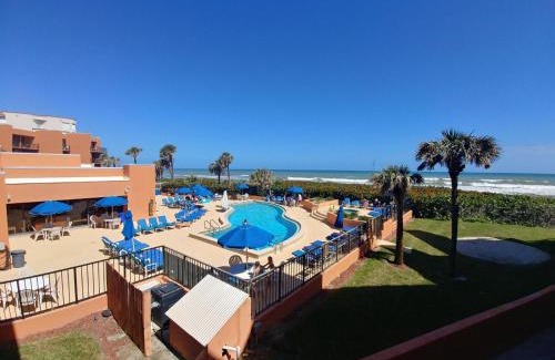 Indian Harbour Beach Apartment | Oceanique Resort