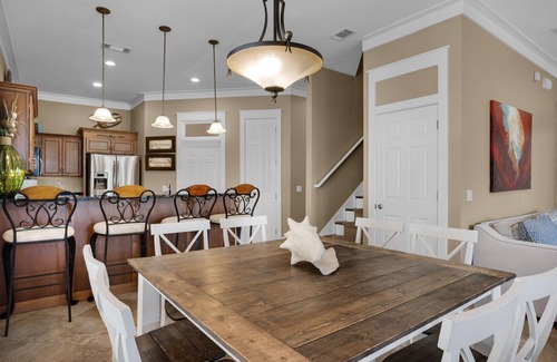 Emerald Waters Village House | Oct Dates Open! Free Beach SRVC= 2 Chairs/Umbrella! Private Beach! Fall Sale!