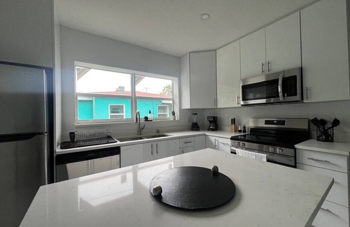 Wynwood Art District House | Oct Promo - Wynwood/Midtown Den with Private Entry & TV