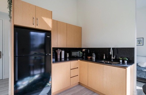 East Little Havana Apartment | Olive Studio | Balcony City | Roof Deck, Garden