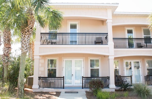 Miramar Beach House | OPEN 7/5-8,LATE SUMMER SPECIALS! 4BR/4BA+Bnks private beach access,close to pool