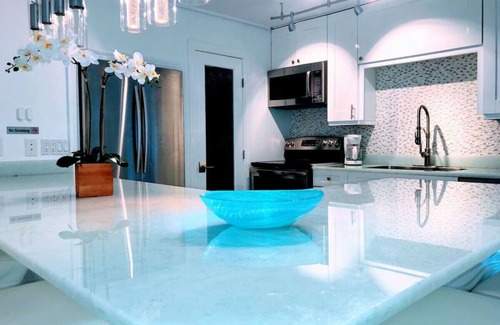 Oakes Estates House | ORCHID VILLA 2 HEATED POOL 5000SQFT DECK PETS GAMES