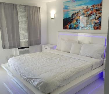 Lake Worth Hotel | Palm Breeze Hotel