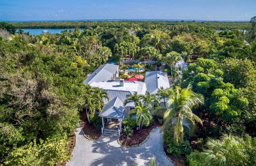 Captiva House | Palmflower House