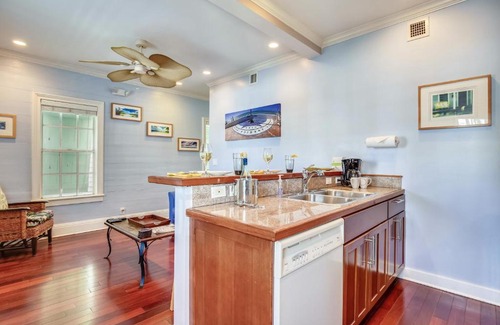 The Meadows House | Paradise Place (Condo)
