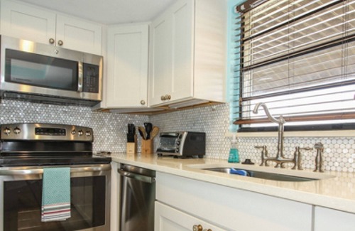 Park Shore Condo | Park Shore Resort-Stunningly renovated; 1.25 miles to Beach! High Speed Internet