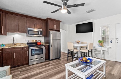 Madeira Beach Apartment | Park Shore Suites Madeira Beach