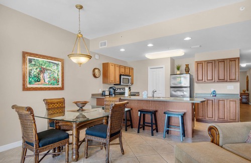 Fort Walton Beach - Destin Condo | ☀️Partial Gulf View~5 Star Walk-in Heated Pool~1BR+Twin Bunks~Beach Resort 310☀️
