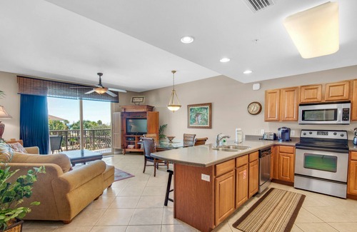 Fort Walton Beach - Destin Condo | ☀️Partial Gulf View~5 Star Walk-in Heated Pool~1BR+Twin Bunks~Beach Resort 310☀️