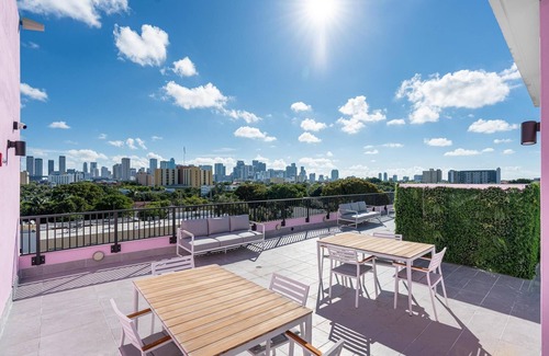 East Little Havana Apartment | Pastel | Garden Studio, Roof Deck, Near Downtown