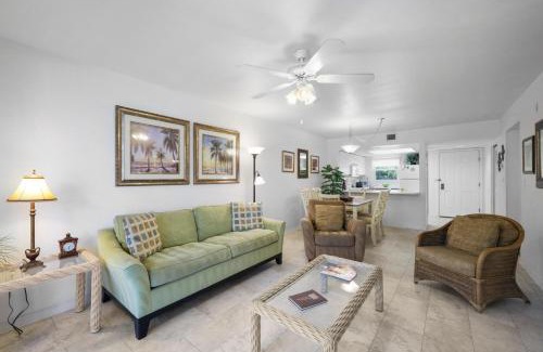Marco Island House | Peaceful condo with pool across from South Beach