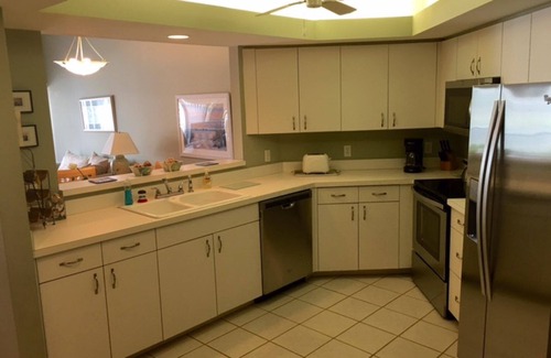 Live Oak Landings Condo | Perfectly Located on Manasota Key with ClosenBeach to Bay Access