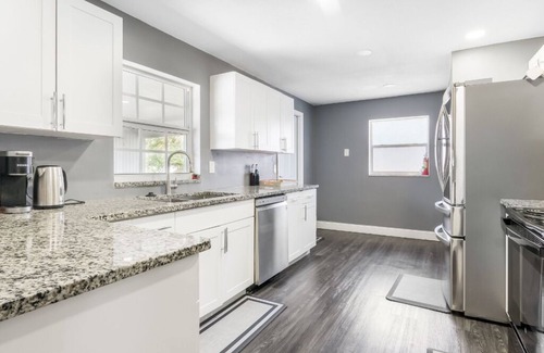 Palm Beach - West Palm Beach House | Perfectly Relaxing Queen Suite/Freestanding Tub