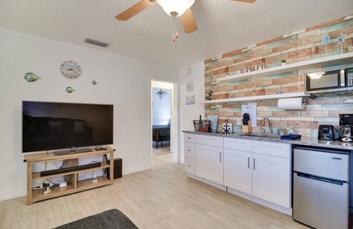 Bayview House | Pet-Friendly Gulfport Home: Walkable Location!