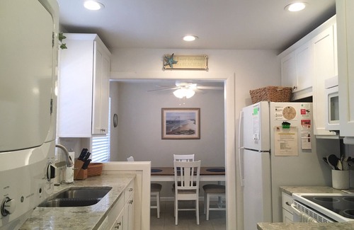 Mid Island House | Pet Friendly Home w/pool, Across from Beach
