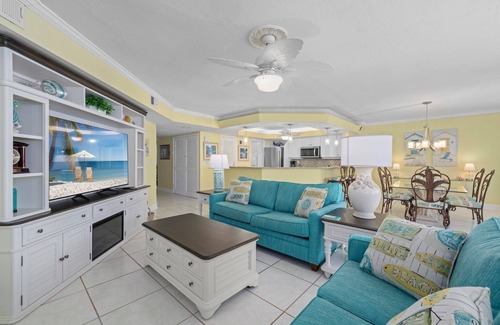 Sanibel Condo | Pine Cove#304 is a 3/2 beachfront Sanibel vacation rental condo