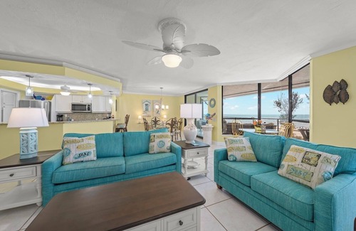 Sanibel Condo | Pine Cove#304 is a 3/2 beachfront Sanibel vacation rental condo