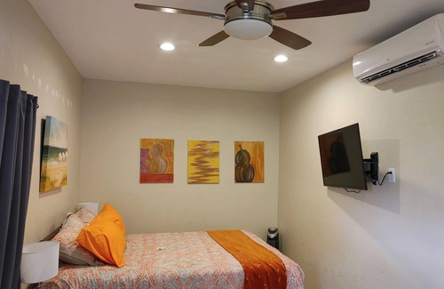 Historic Uptown Hotel | Pool & Close to dtwn w/2 Bikes