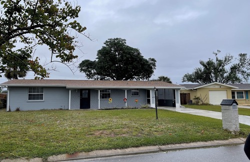 Plantation House | Pool Home- 3BR 2BA House Near Beaches & all that Beautiful Venice as to offer!