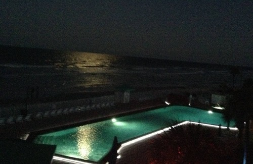 Lenox Park Condo | POOL IS OPEN. Jan's Comforts of HOME Direct Oceanfront