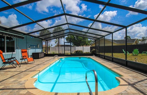 Pinecraft House | Pool, Sweet Pineapple