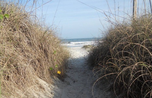 Amelia City Villa | Poolside Sailmaker Condo at Summer Beach!