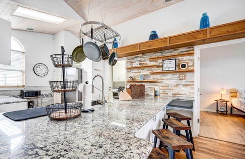 Lindfields House | Private Basketball Court & Pool: Kissimmee Retreat