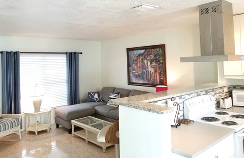 Bradenton House | Private Heated Pool House 6 miles from the Beach