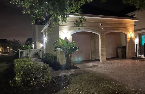 Reunion Villa | Private home 5 beds, 4.5 baths in Reunion Resort