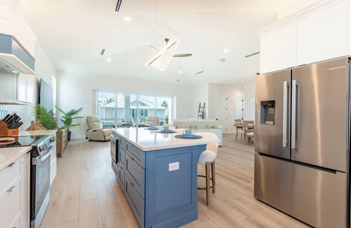 Fort Myers Beach House | 🌊Private Pool | Brand New Home | Pet Friendly | Sun Kissed Villa🌊