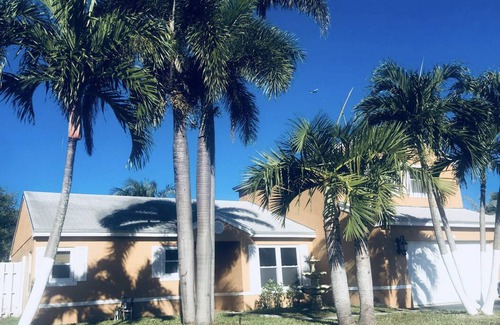 Davie Resort | Private room ∙ 1 guest