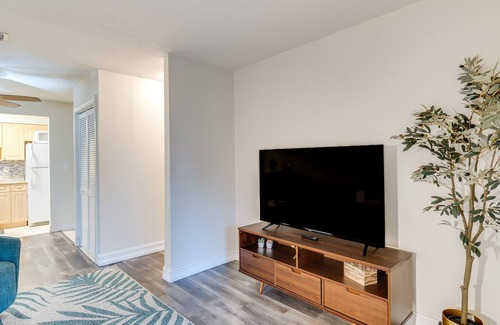 Gulf Gate Estates Condo | Quaint Sarasota Condo: 4 Mi to Siesta Key Beach!