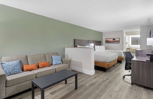 Orlando Hotel | Quality Inn & Suites Orlando East - UCF Area