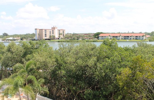 Indian Shores House | Quiet Waters by Florida Lifestyle Vacation Rentals