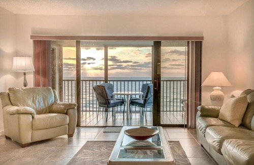 Indian Rocks Beach Apartment | Reflections on the Gulf 504, Sleeps 6, 2 Bedroom, Gulf Front, Pool, Spa