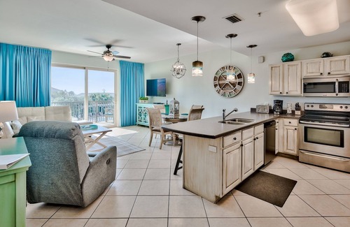 Fort Walton Beach - Destin Condo | Relax and Enjoy Gulf Views & Excellent Pools, 3rd floor, Garage Parking