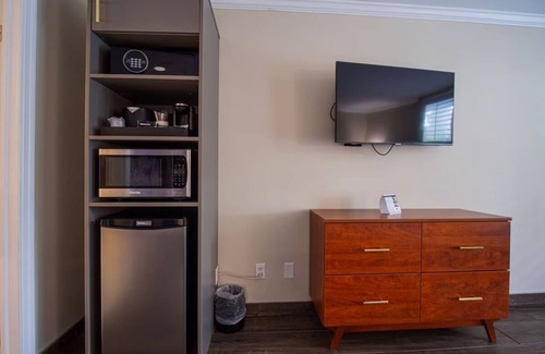Ocala Apartment | Relaxing Stay in Florida! 2 Comfortable Units, Free Breakfast, Onsite Pool