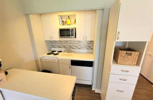 Marco Island Condo | Renovated and Ready.Studio Condo in lovely Island Resort Complex.Close to