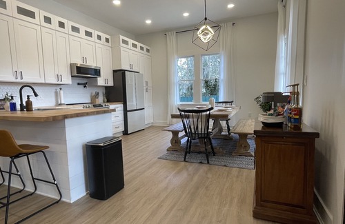 Historic District House | Renovated Dutch Colonial Home in Ocala ❤️ + Pet Friendly