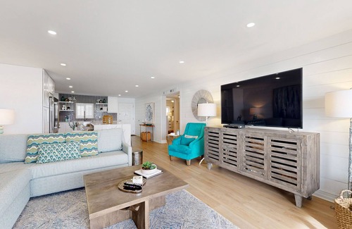 Miramar Beach Condo | Renovated waterfront condo with Gulf views, balcony & outdoor pool