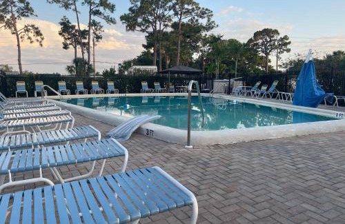 Bayshore Gardens Resort | Resort ∙ 2 bedrooms ∙ 5 guests