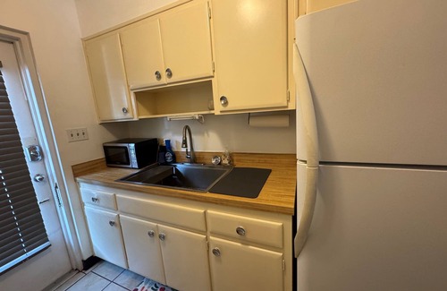 South Eola Condo | Retro lake Eola 1 Bedroom Condo Thornton park