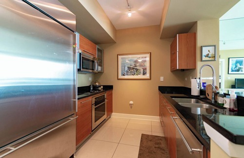 Edgewood Condo | Riverfront 1-bed High Rise Condo close to Historic Downtown Fort Myers!