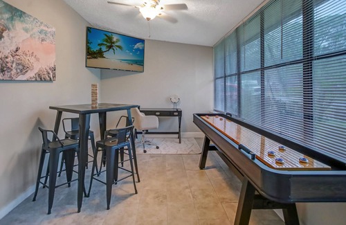 Riverside House | Riverside Family House - sleeps 12 - Gameroom