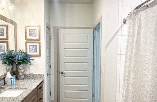 Riverside Condo | Riverside Luxurious Condo Close To Five Points & Downtown!!