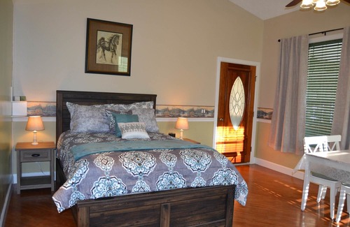 Floral City Hotel | Rock Pointe Ranch