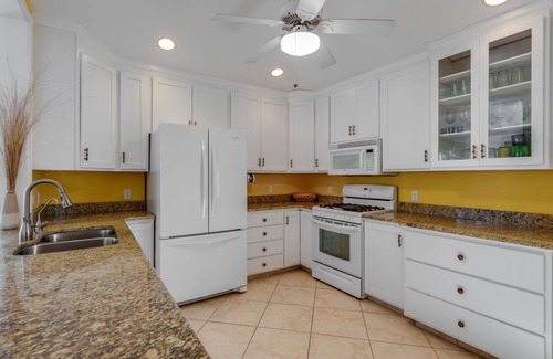 Fort Myers Beach House | Rooftop Patio w/Panoramic Views of the Gulf & Bay. WALK to everything.